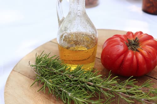 Huile d'olive tomate et romarin