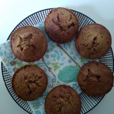 Assiette de gâteau impact du sucre sur la santé
